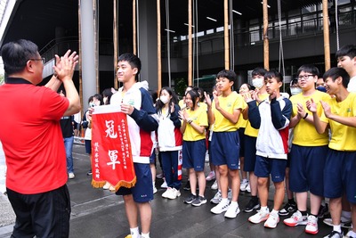 20231028 國三登高爬竿比賽