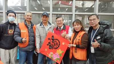 20230106 志工書法團隊揮毫贈春聯