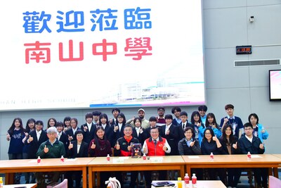 20230328 麥寮高中校長率師生蒞校參訪