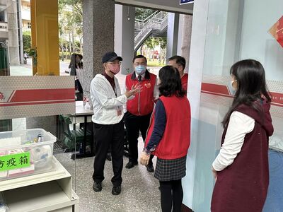 20230213 陪同教育局督學到校督導開學防疫措施