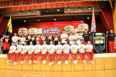 113-04-03「HBL 總冠軍獻獎暨 BIG MAC 大麥克致贈儀式
