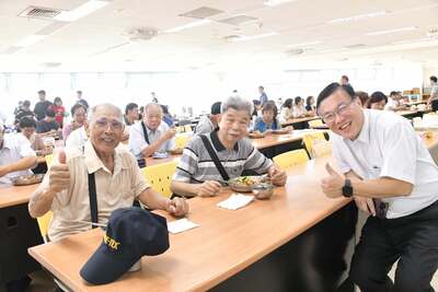 20260923 離退休老師返校歡聚