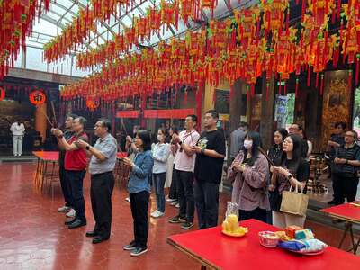 20260514 校長率領團隊廟宇考生祈福
