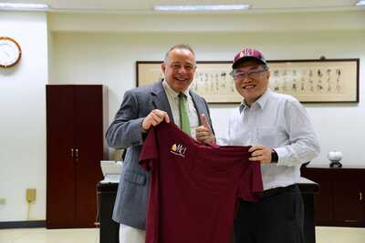 20221117 Maine Central Institute校長及主任蒞臨校拜訪