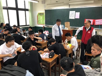 20190504 前往考場為統測考生加油