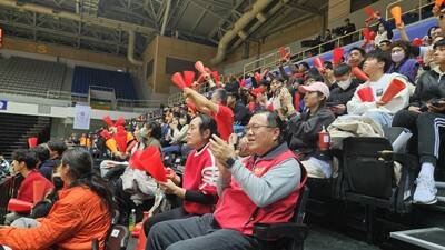 20250206 親臨HBL比賽現場為男女籃加油