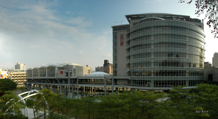 25-行健館及自強大樓全景